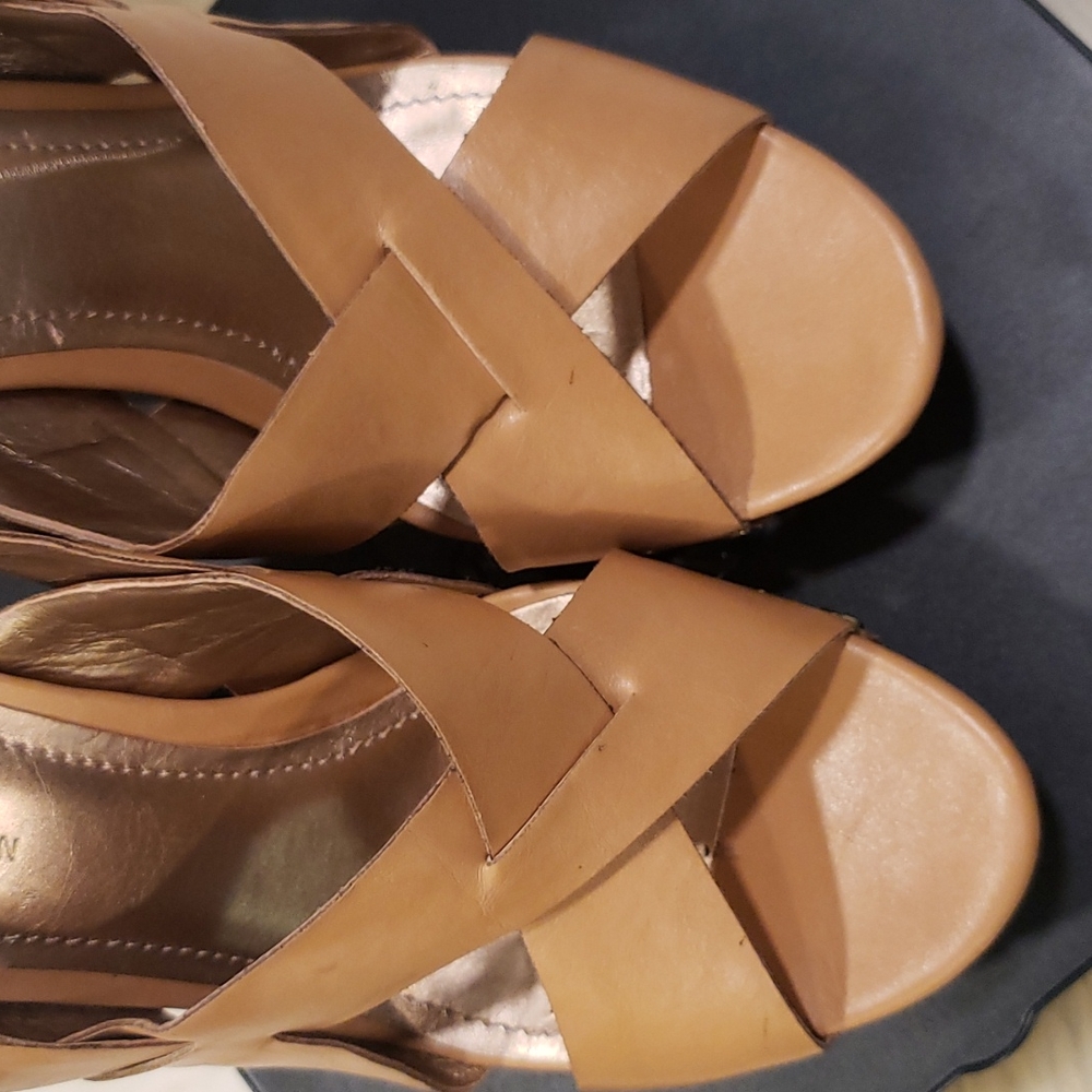 BCBGMAXAZRIA Kaden Size 7.5 Tan Platform Wedge Sandals - Picture 8 of 8